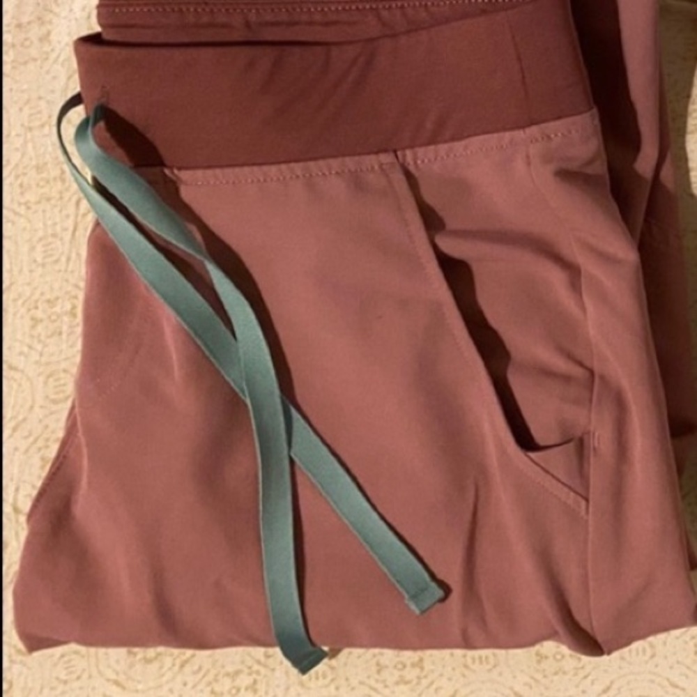 FIGS Zamora Jogger Size M Mineral Mauve